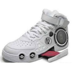Sneakers BoomBox – Chaussures haut-parleur futuristes avec lecteur intégré